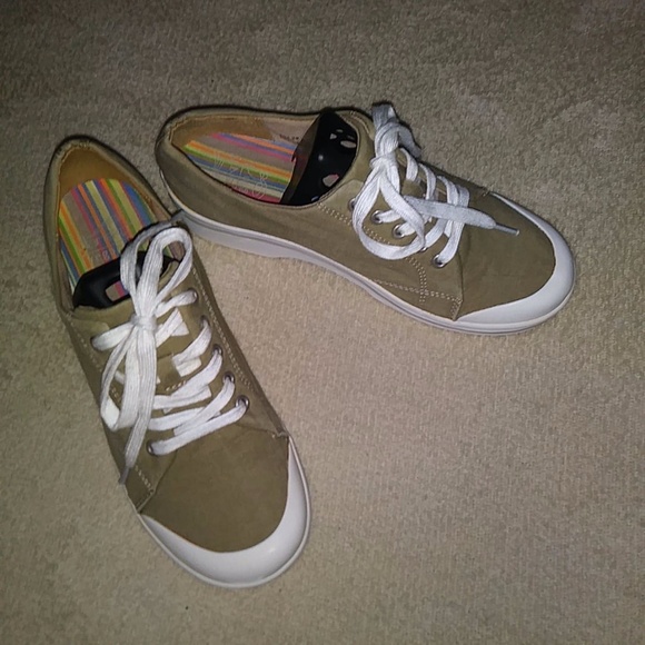 dansko vegan canvas shoes